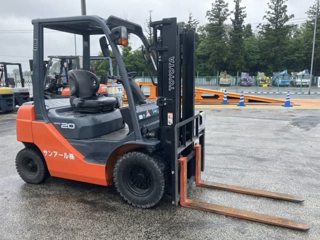 Forklift — Auction (lot 8451-2062)