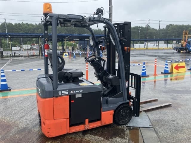 Battery Forklift — Auction (lot 8451-2064)