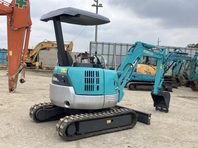 MINI EXCAVATOR — Auction (lot 8451-207)