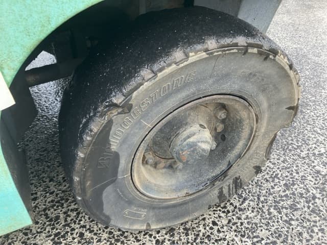 Forklift — Auction (lot 8451-2077)