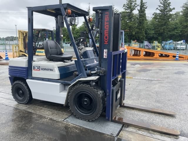 Forklift — Auction (lot 8451-2084)