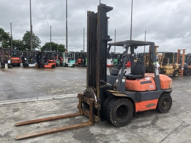 Forklift — Auction (lot 8451-2090)