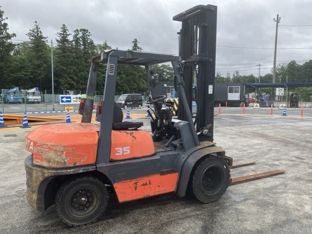 Forklift — Auction (lot 8451-2090)