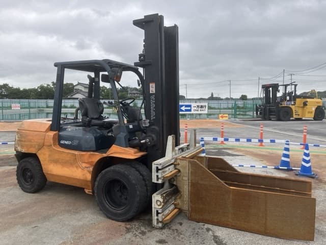 Forklift — Auction (lot 8451-2091)