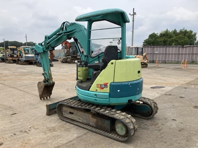 MINI EXCAVATOR — Auction (lot 8451-219)