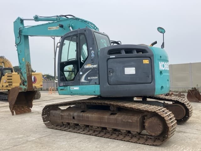 EXCAVATOR — Auction (lot 8451-221)