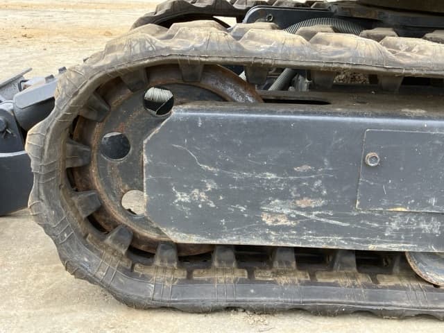 MINI EXCAVATOR — Auction (lot 8451-229)