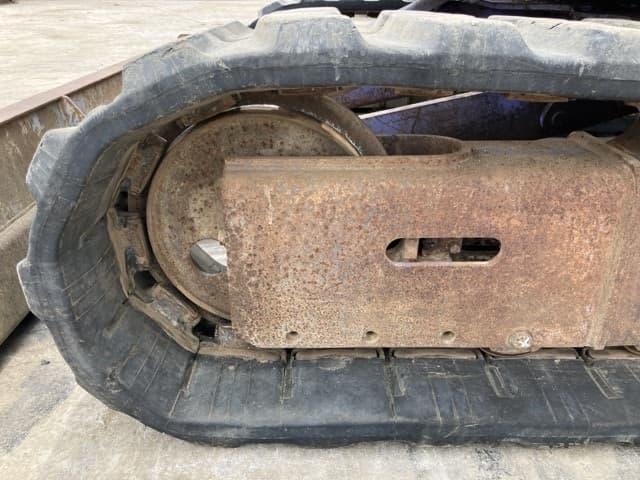 MINI EXCAVATOR — Auction (lot 8451-232)