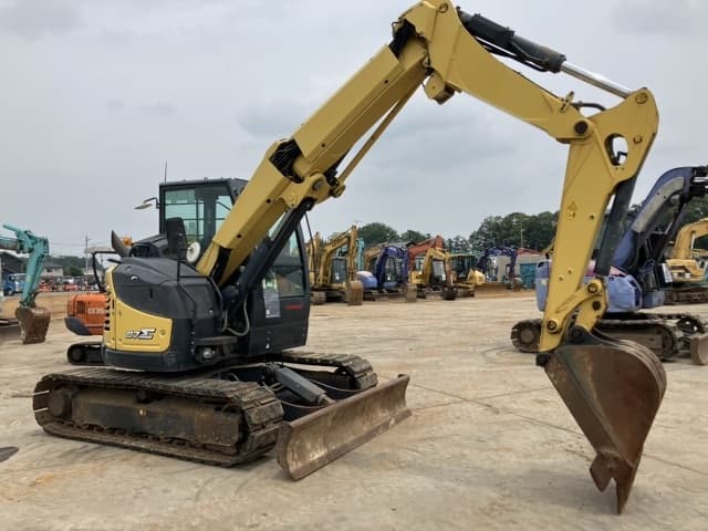 EXCAVATOR — Auction (lot 8451-235)