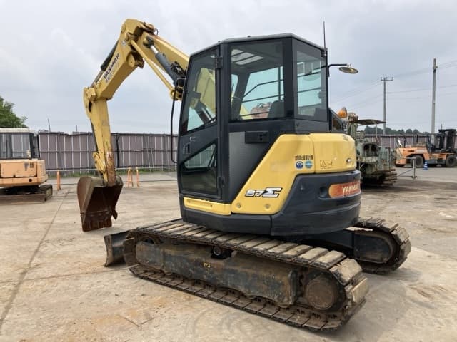 EXCAVATOR — Auction (lot 8451-235)
