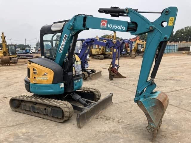 MINI EXCAVATOR — Auction (lot 8451-244)