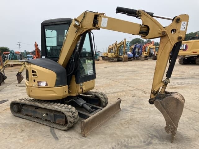 MINI EXCAVATOR — Auction (lot 8451-245)