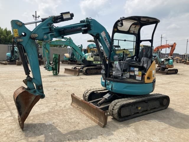 MINI EXCAVATOR — Auction (lot 8451-25)