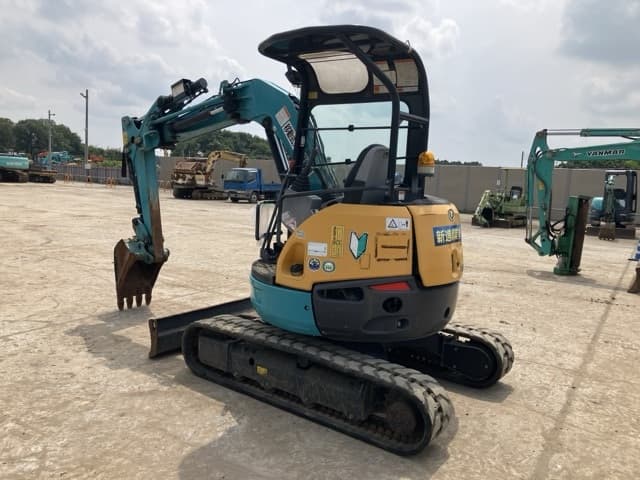 MINI EXCAVATOR — Auction (lot 8451-25)