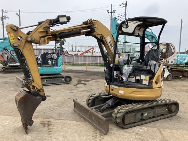 MINI EXCAVATOR — Auction (lot 8451-257)