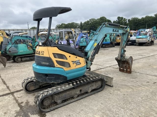 MINI EXCAVATOR — Auction (lot 8451-258)