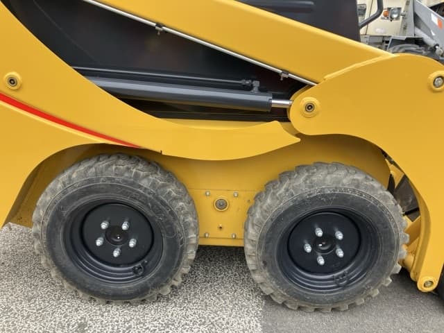 SKID STEER LOADER — Auction (lot 8451-259)