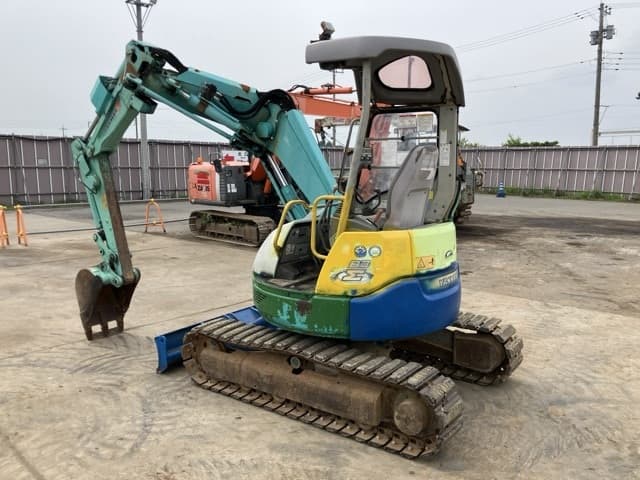 MINI EXCAVATOR — Auction (lot 8451-267)