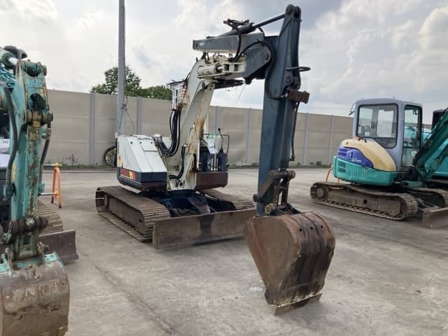 MINI EXCAVATOR — Auction (lot 8451-27)