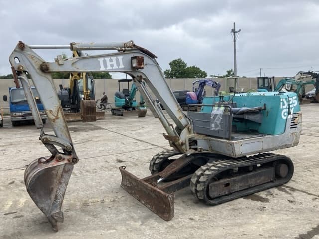 MINI EXCAVATOR — Auction (lot 8451-270)