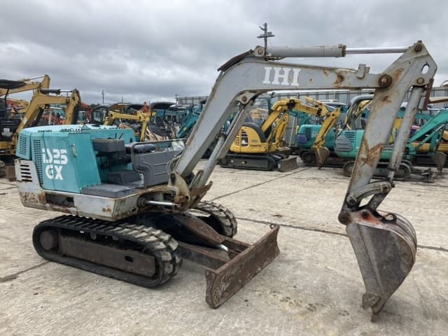 MINI EXCAVATOR — Auction (lot 8451-270)