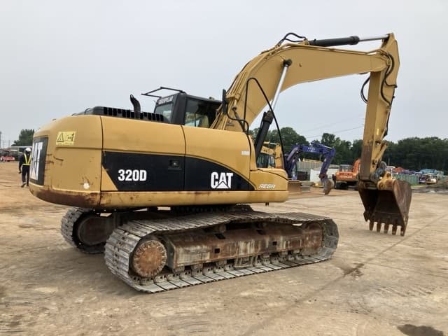 EXCAVATOR — Auction (lot 8451-271)