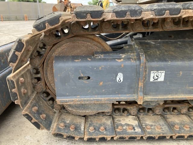 EXCAVATOR — Auction (lot 8451-28)