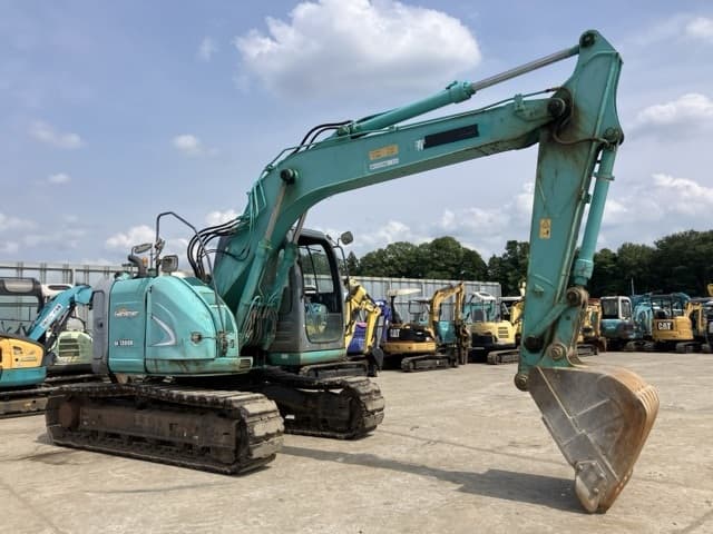 EXCAVATOR — Auction (lot 8451-3)