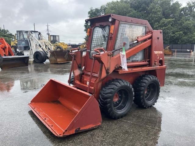 SKID STEER LOADER — Auction (lot 8451-318)