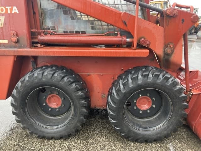 SKID STEER LOADER — Auction (lot 8451-318)
