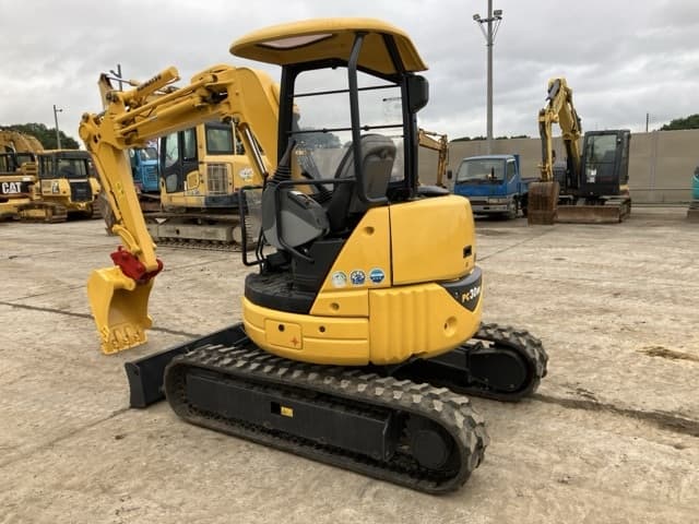 MINI EXCAVATOR — Auction (lot 8451-320)