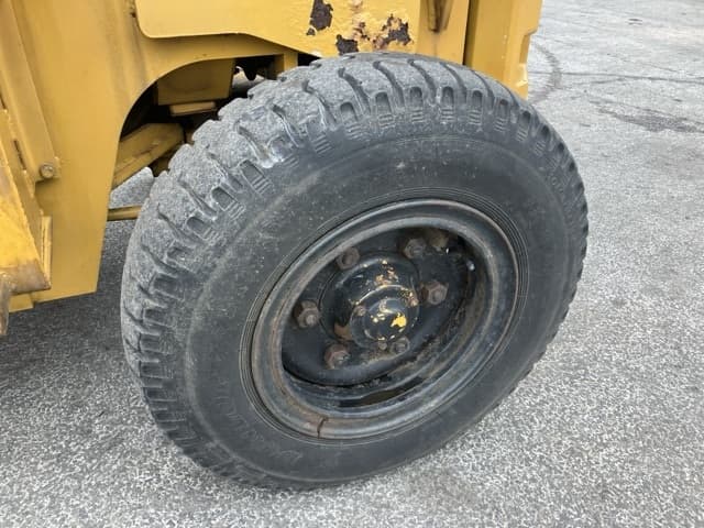 SHOVEL LOADER — Auction (lot 8451-323)
