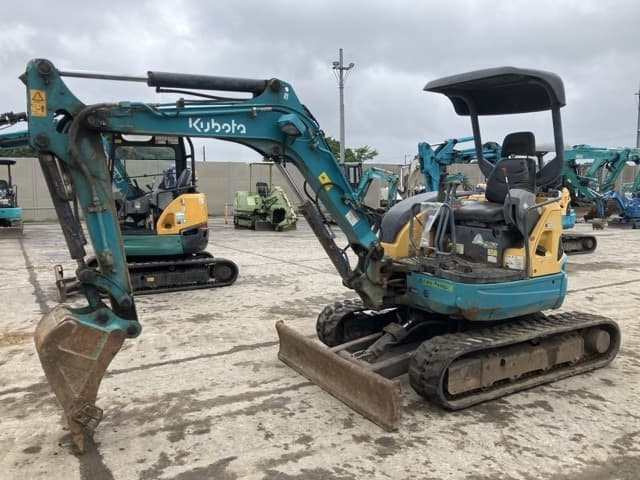 MINI EXCAVATOR — Auction (lot 8451-324)
