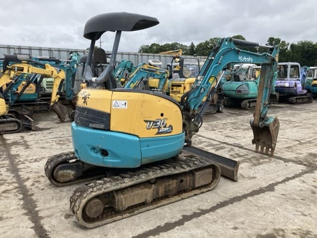 MINI EXCAVATOR — Auction (lot 8451-324)