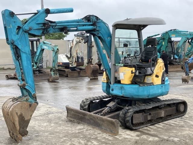 MINI EXCAVATOR — Auction (lot 8451-327)