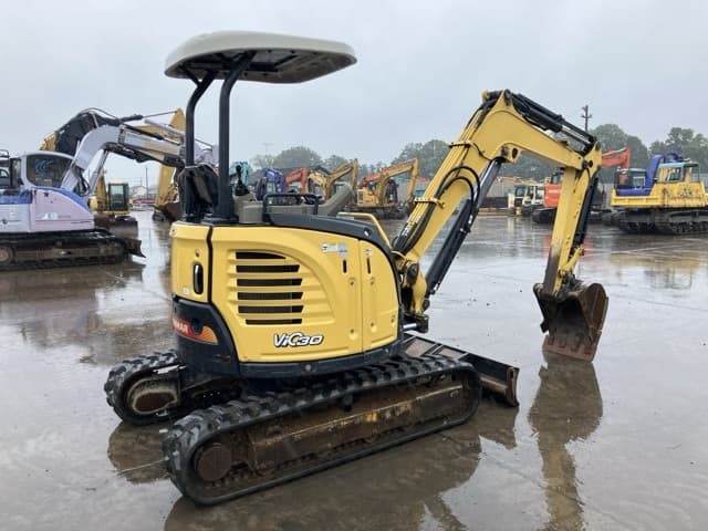 MINI EXCAVATOR — Auction (lot 8451-331)