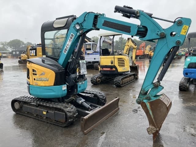 MINI EXCAVATOR — Auction (lot 8451-332)