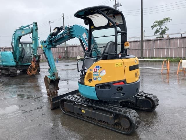 MINI EXCAVATOR — Auction (lot 8451-332)