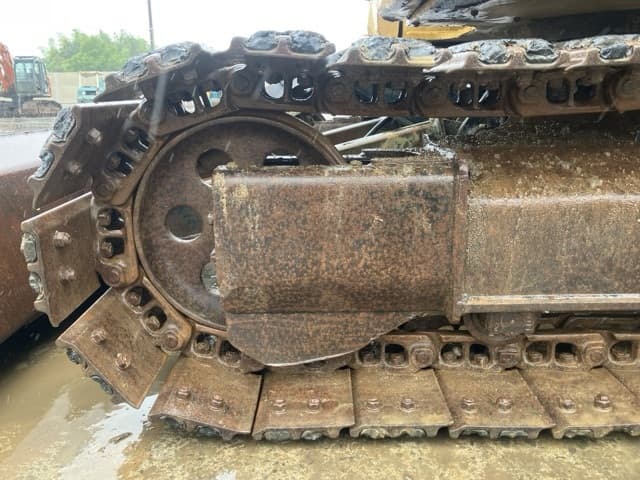 EXCAVATOR — Auction (lot 8451-334)