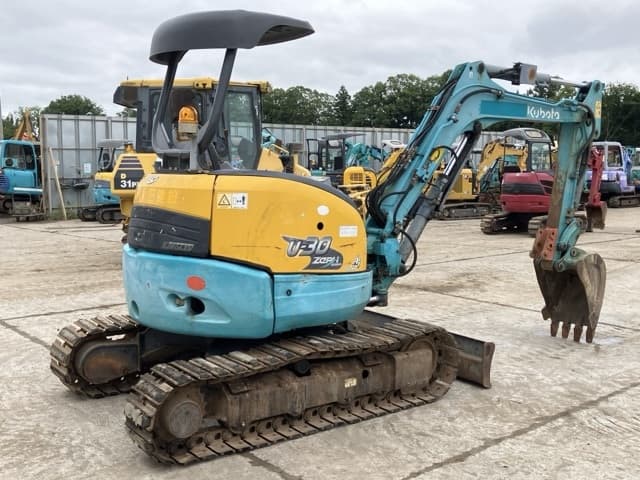 MINI EXCAVATOR — Auction (lot 8451-346)
