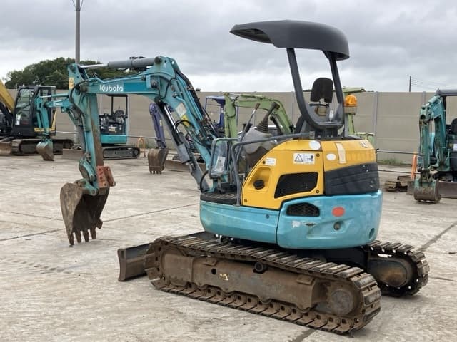 MINI EXCAVATOR — Auction (lot 8451-346)