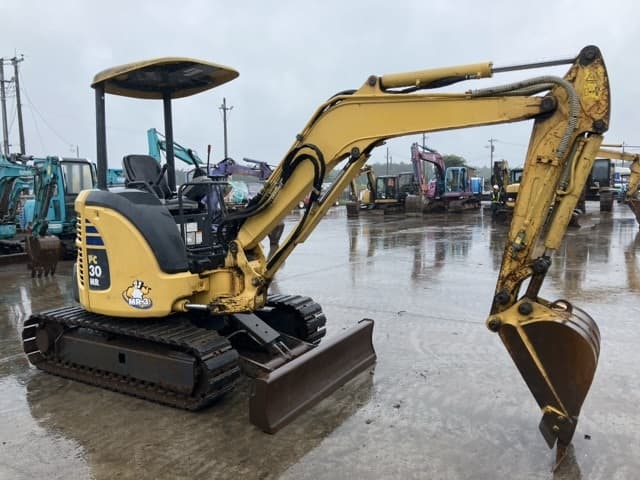 MINI EXCAVATOR — Auction (lot 8451-356)