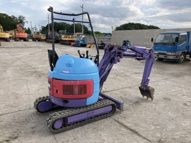 MINI EXCAVATOR — Auction (lot 8451-361)