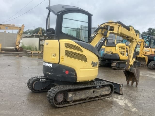 MINI EXCAVATOR — Auction (lot 8451-363)