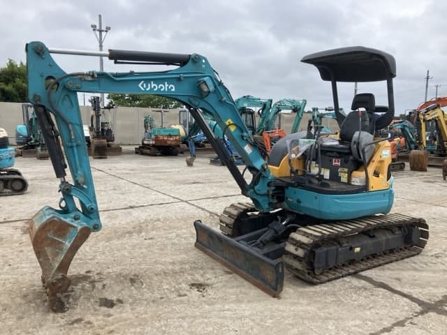 MINI EXCAVATOR — Auction (lot 8451-372)