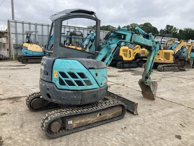 MINI EXCAVATOR — Auction (lot 8451-382)