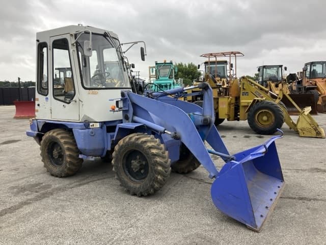 MINI WHEEL LOADER — Auction (lot 8451-383)