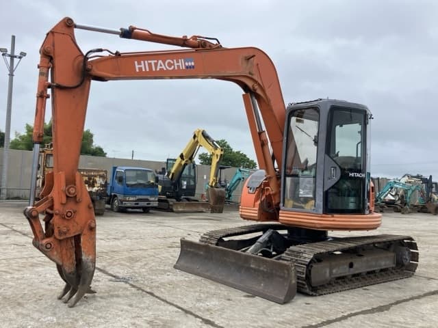 EXCAVATOR — Auction (lot 8451-392)