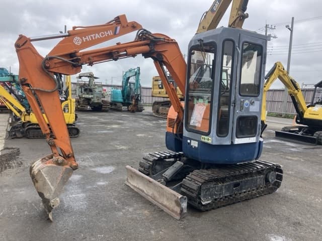 MINI EXCAVATOR — Auction (lot 8451-393)