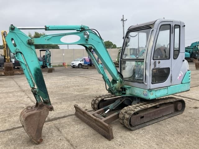 MINI EXCAVATOR — Auction (lot 8451-395)